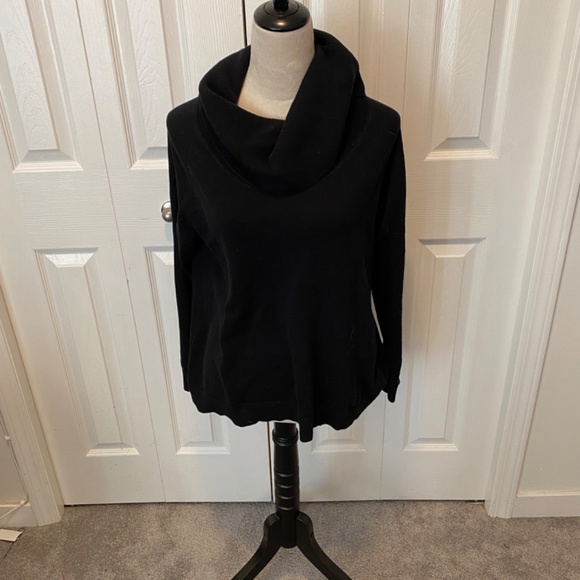 Nygard size S turtle neck sweater - Picture 2 of 9